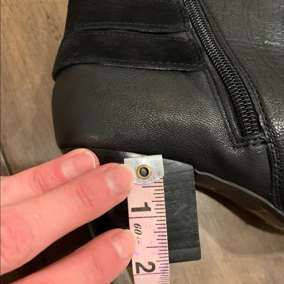 Boots - Picture 6 of 10